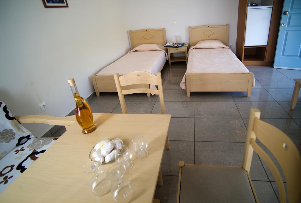 Aiolos Hotel Ménites Eksteriør bilde