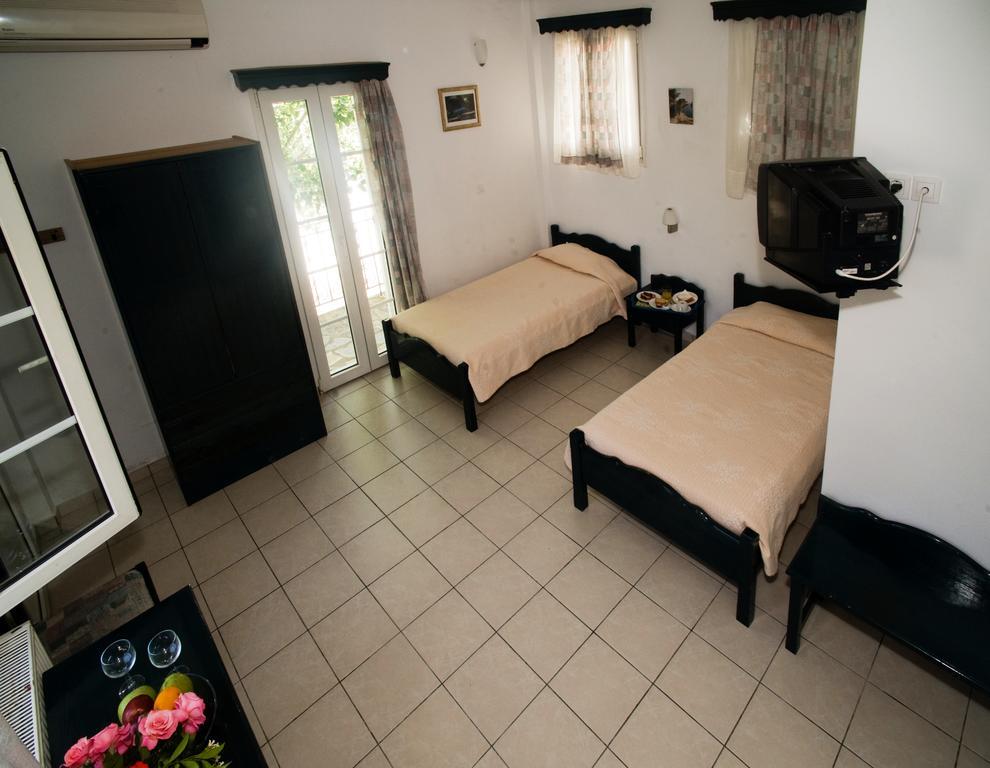 Aiolos Hotel Ménites Eksteriør bilde